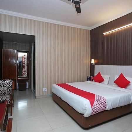Oyo 8714 Hotel Amar Массури Экстерьер фото