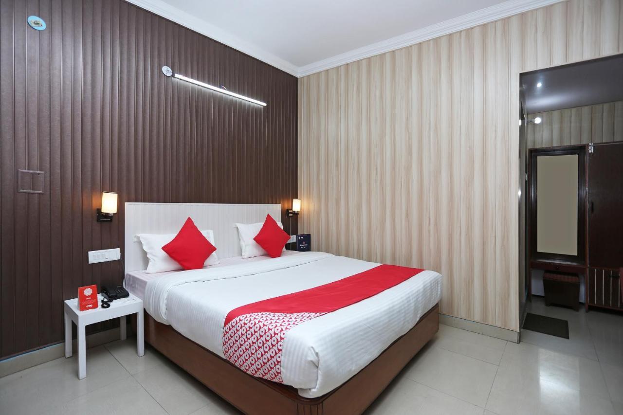 Oyo 8714 Hotel Amar Массури Номер фото
